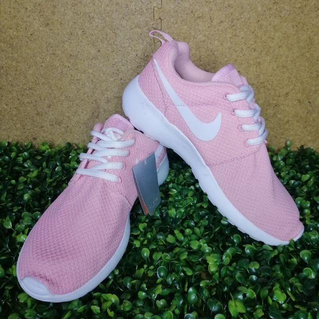 Light pink outlet nike roshe