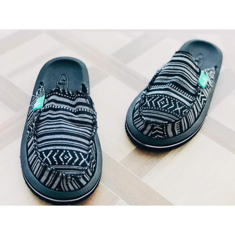 sanuk half shoes