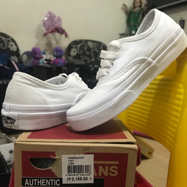 White vans in on sale store