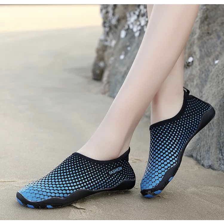 Aqua shoes Summer Unisex No Slip Sand Prevention Rubber Beach Shoes Men Women