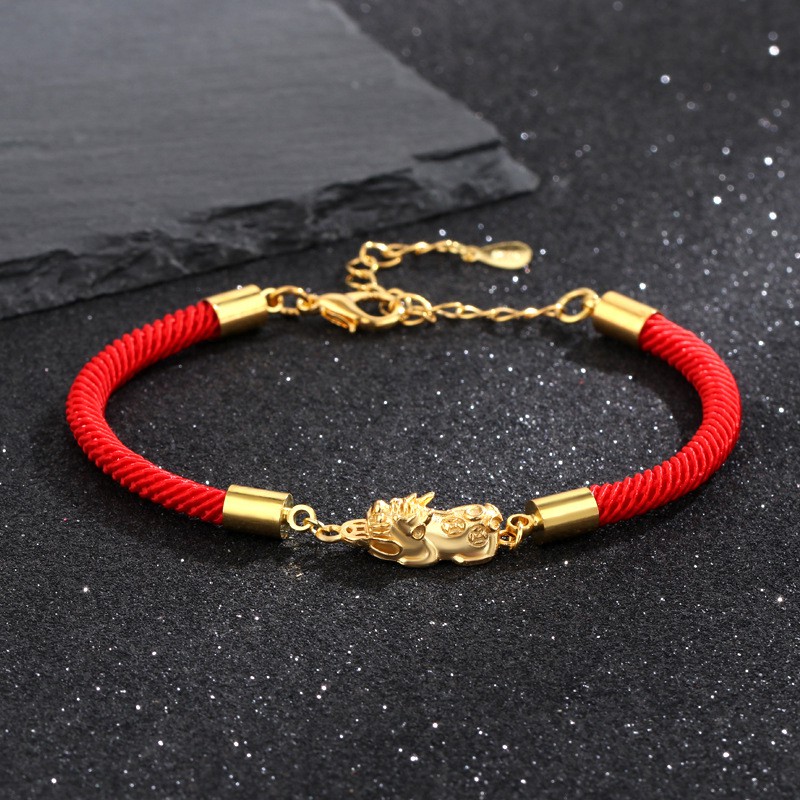 Lucky red deals string bracelet