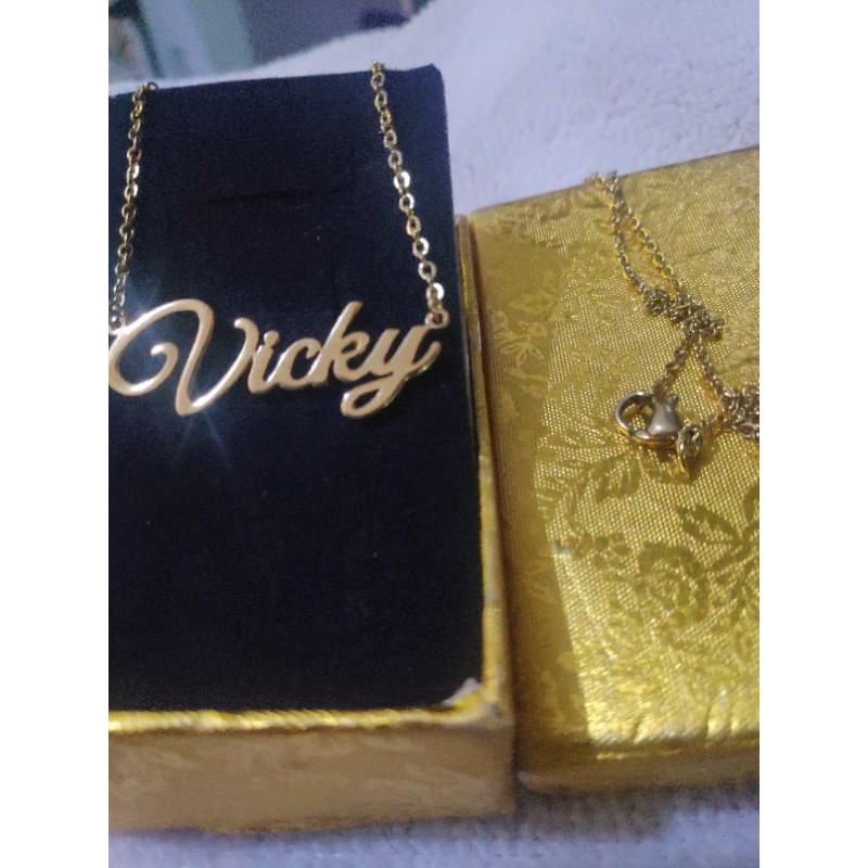 Vicky store name pendant