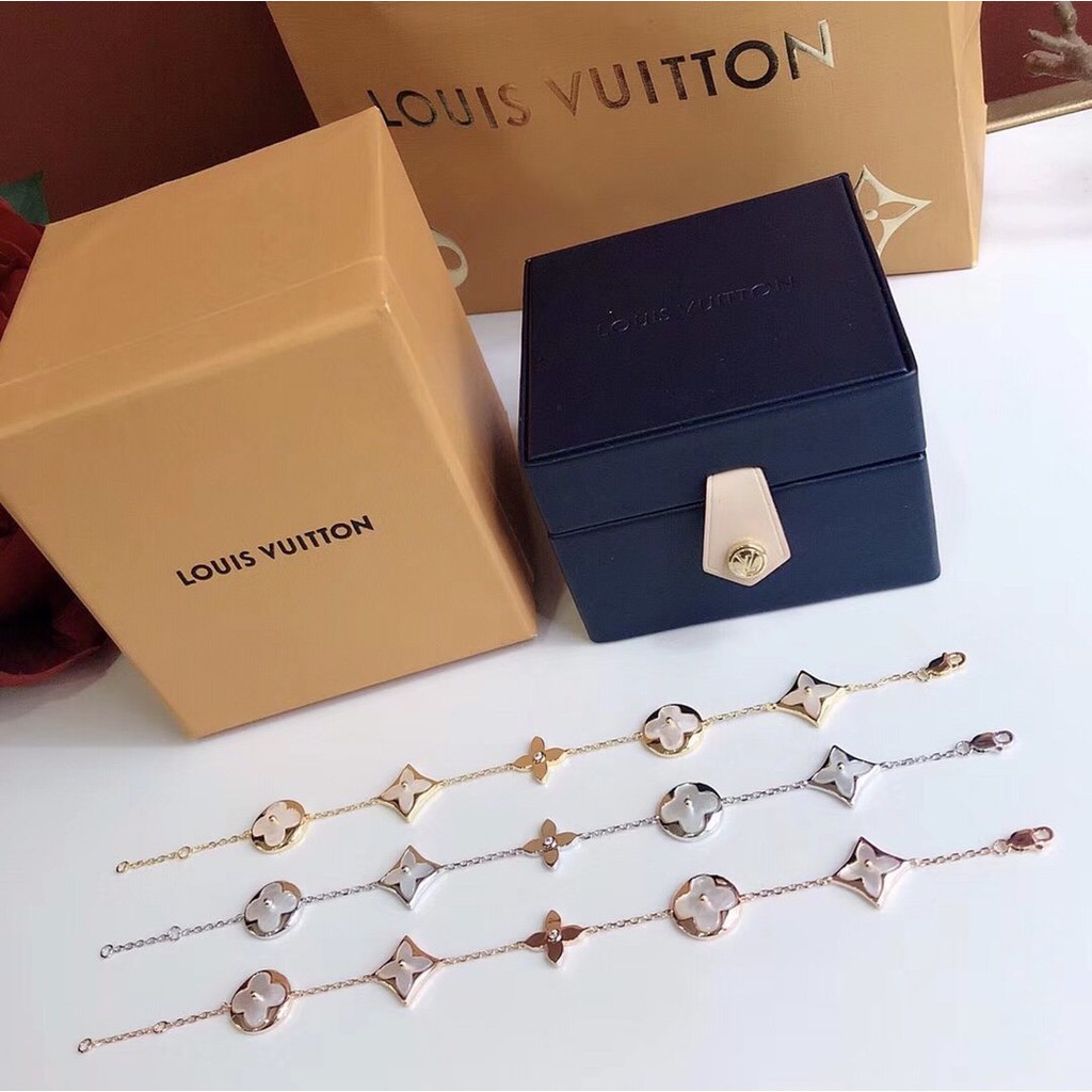 Brand new Lv Louis Vuitton LV five-flowered white shell bracelet lucky four-leaf  clover bracelet fem