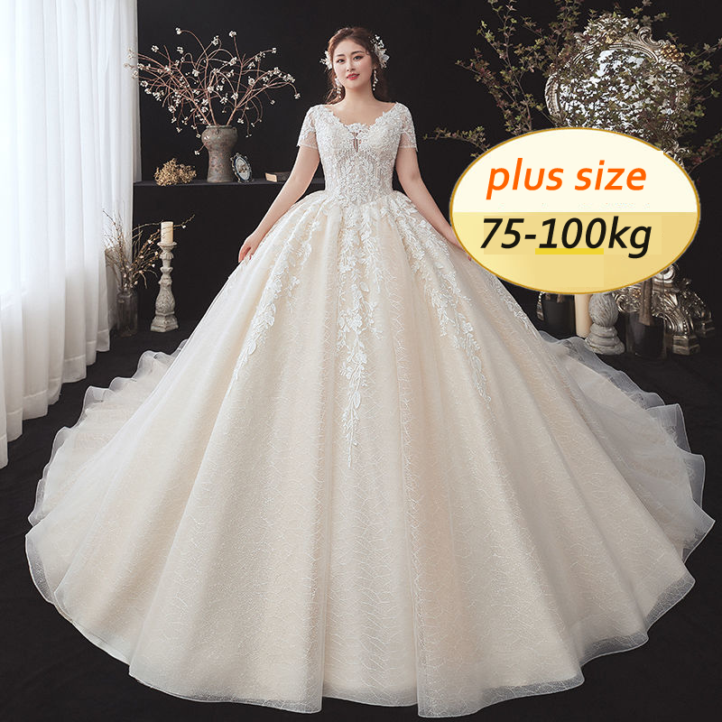 Chubby girl clearance in wedding dress