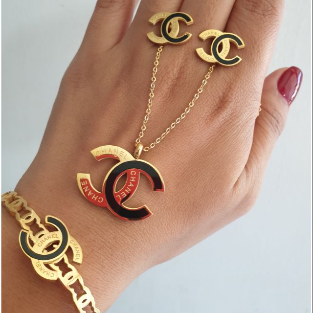 chanel necklace and bracelet set