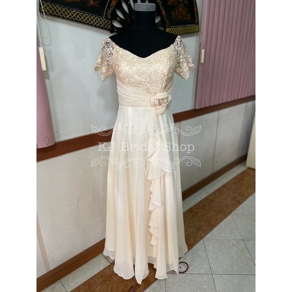 Off shoulder outlet gown for ninang