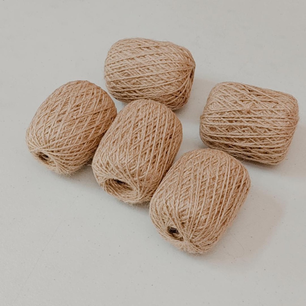 Wool string 2024