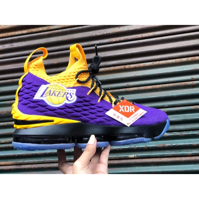 Nike lebron store 15 lakers