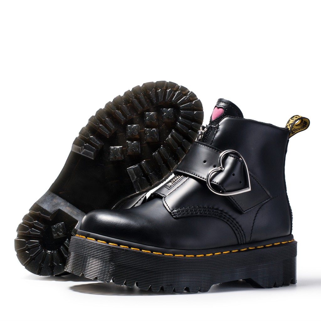 Short doc hotsell marten boots