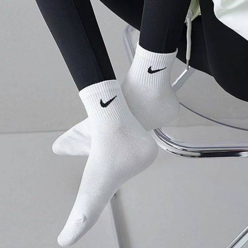 White nike socks clearance outfit