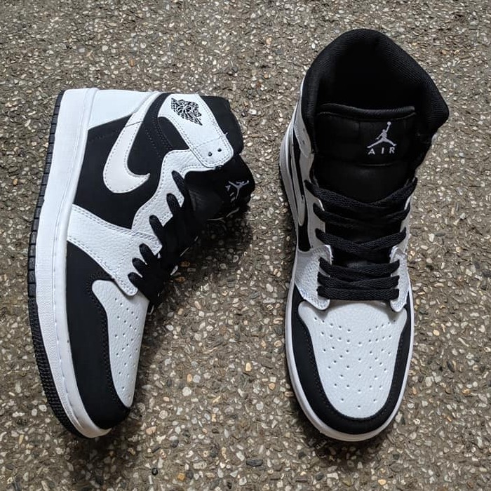 Nike high store cut black