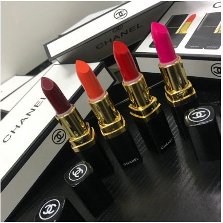 Chanel Set 4 pcs lipsticks!