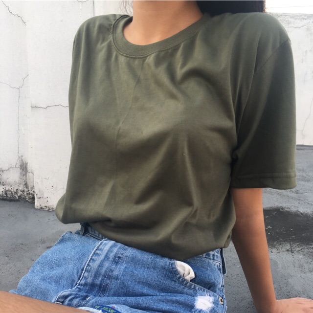 Army green t hot sale shirt outfit