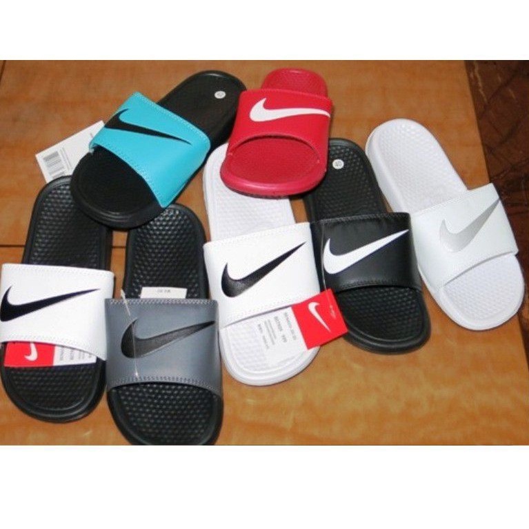 Nike benassi shop slides waterproof