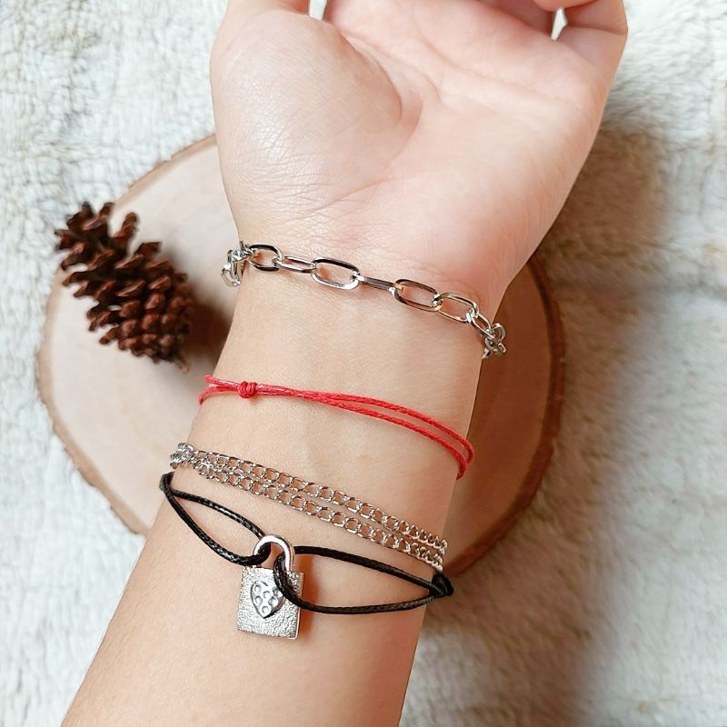 Taehyung red string on sale bracelet