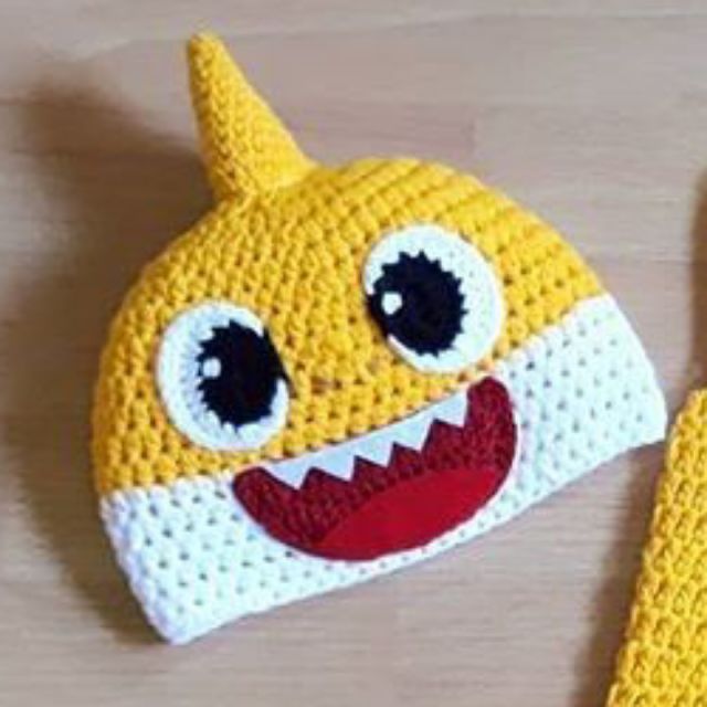 Baby shark crochet hot sale hat