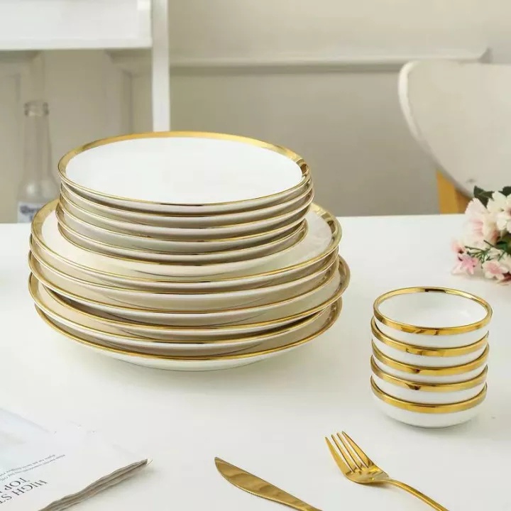 Set of shop dining plates