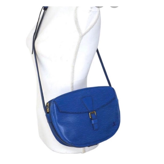 Casual Summer Outfit with Vintage Louis Vuitton Epi Jeune Fille Crossbody  Bag - Lollipuff