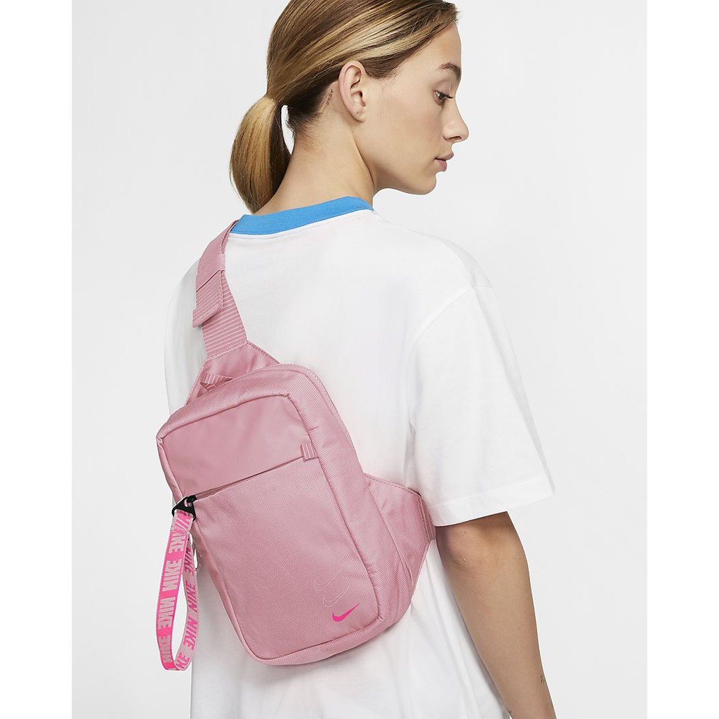 Nike tech cheap hip pack pink