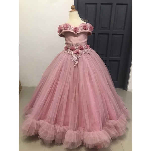 7th birthday gown store design