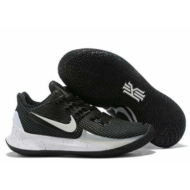 Kyrie low 2 hot sale black and white