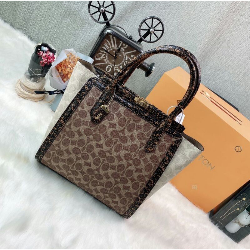 FREE Top Grade Wallet New Coach Troupe Snake Pattern Tote bag