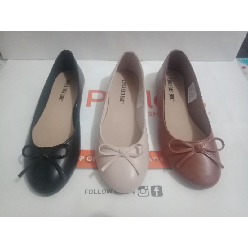 Payless flats store