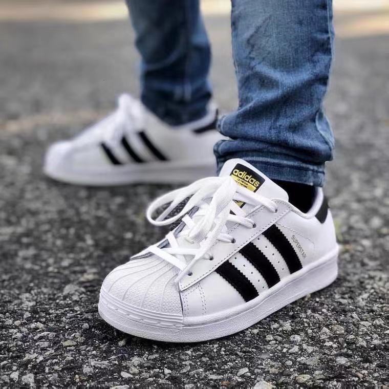 Adidas best sale superstar casual