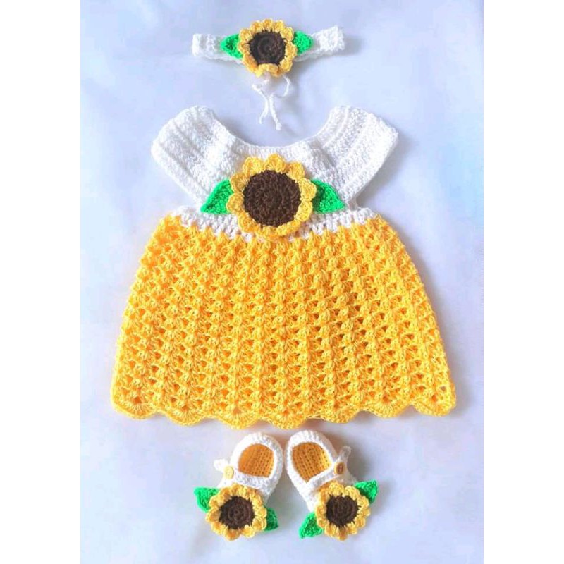 Crochet sunflower baby clearance outfit