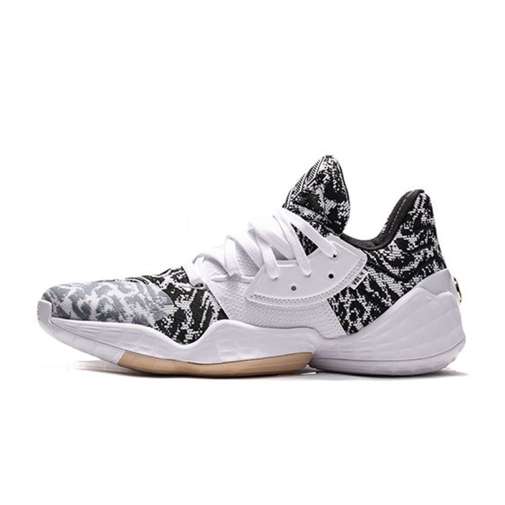 Black and white top basketball shoes