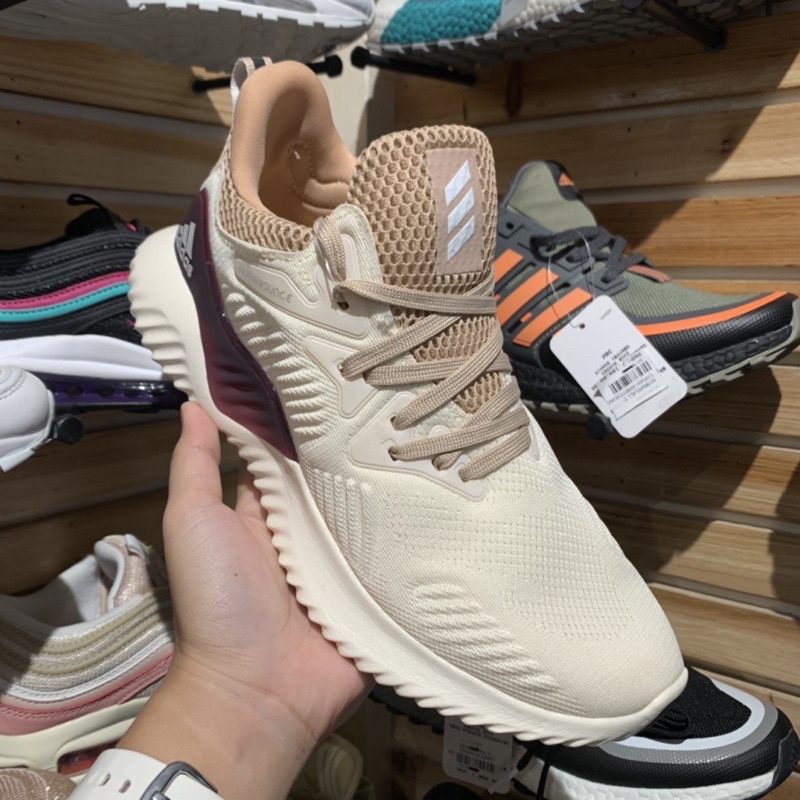 Adidas alphabounce best sale city shoes women's