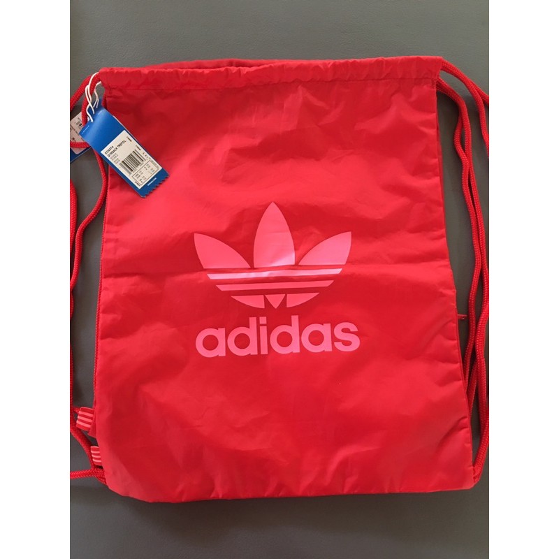 Gymsack trefoil outlet