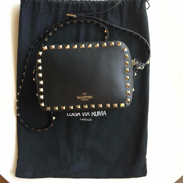 Valentino rockstud 2024 sling bag