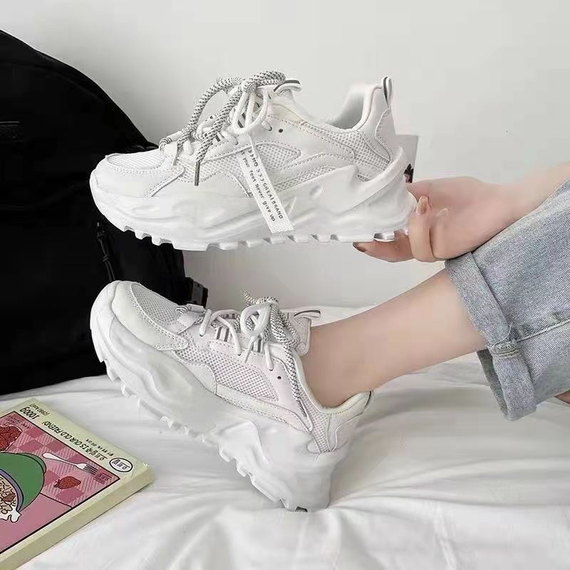 White on sale rubber sneakers