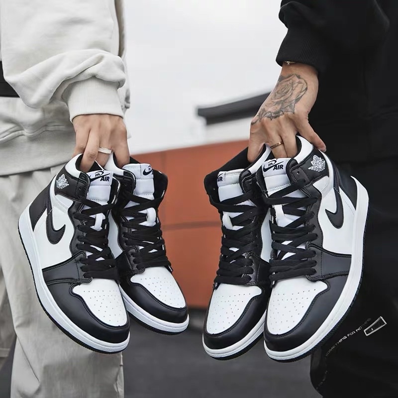 Nike high outlet cut shoes