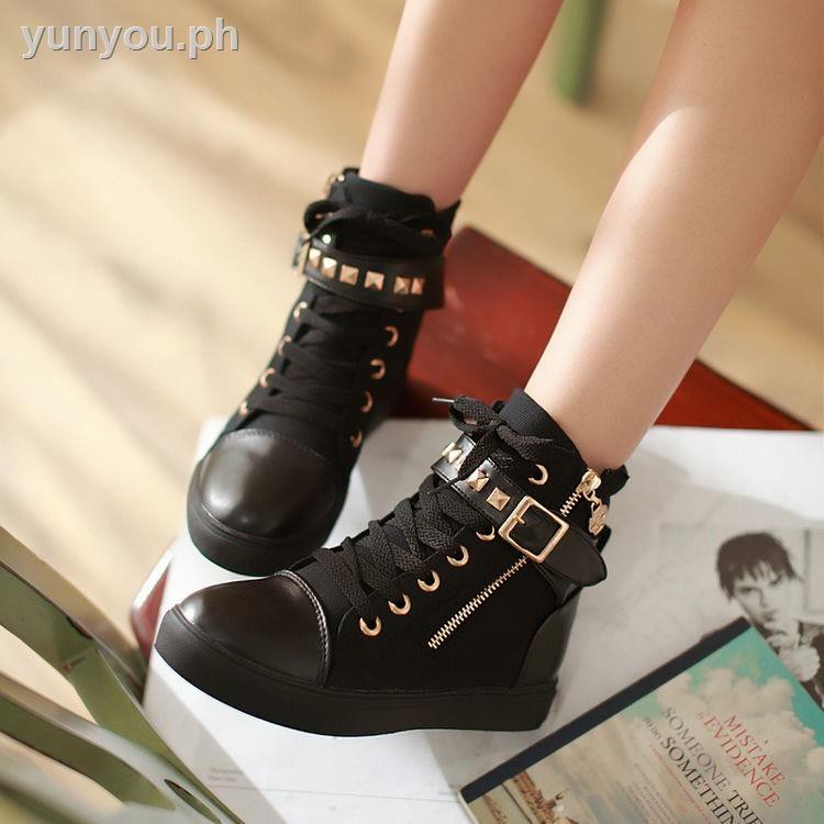 Black shoes store for teenage girl