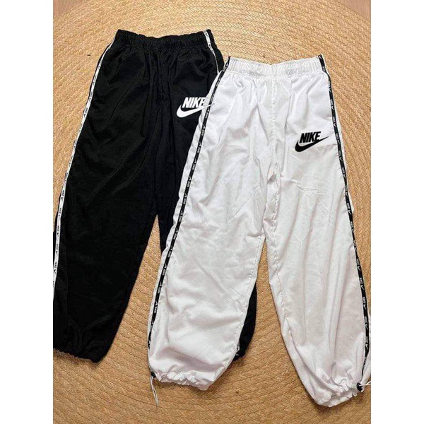 NIKE BAGGY PANTS WITH TAPE