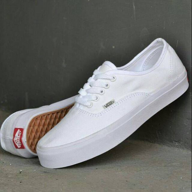 Plain on sale vans shoes