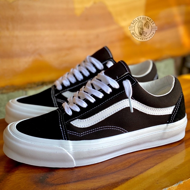 Vans vault black and sales white