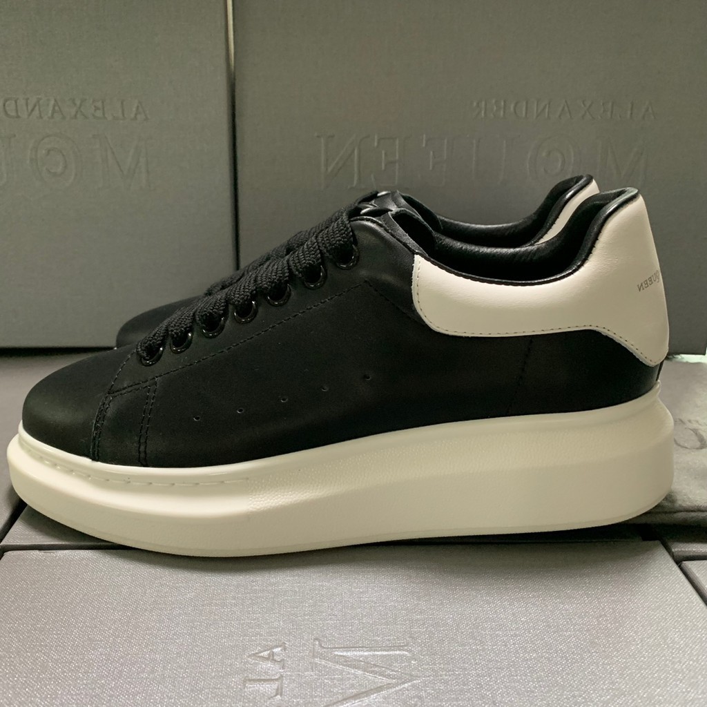 Bungalow hoste uformel 100% Original Alexander Mcqueen Black/White Sneaker Shoes For Men | Shopee  Philippines