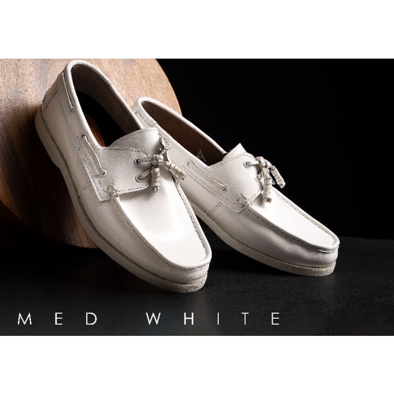 Top sider hot sale white shoes