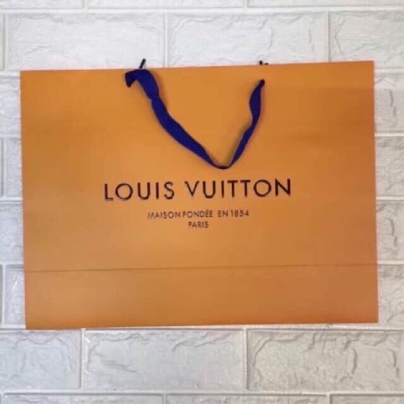 Louis vuitton 2025 paper bag