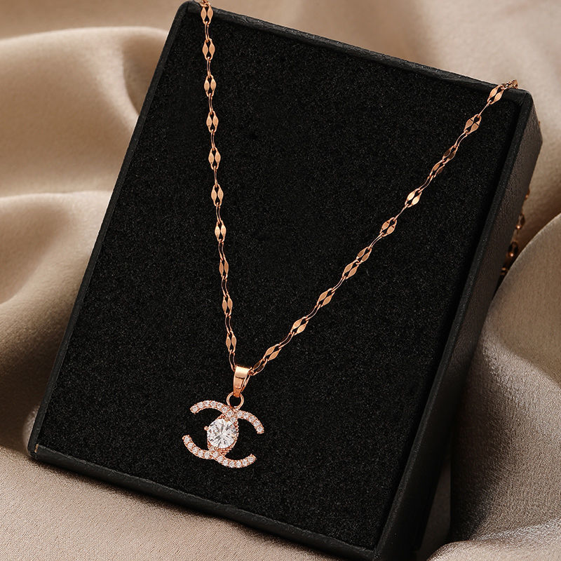 Chanel deals necklace pendant