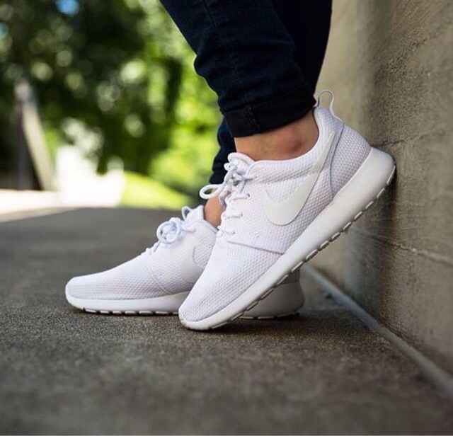 All white store nike roshe runs