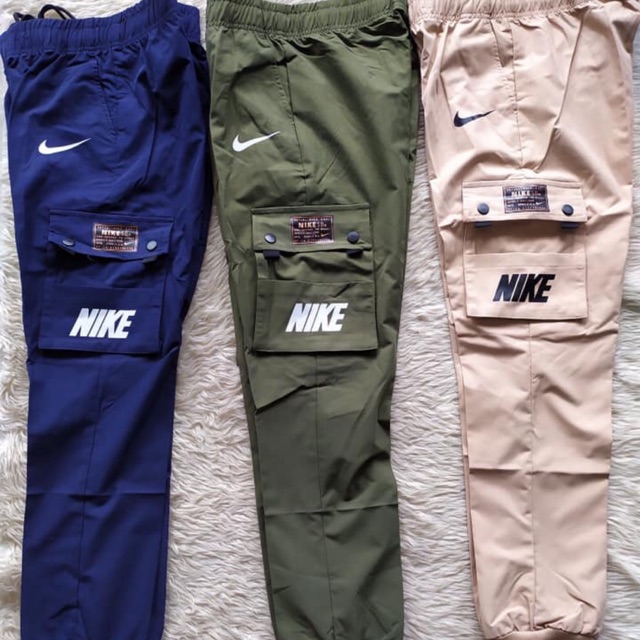 Nike cargo pocket discount joggers