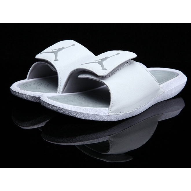 Jordan store slippers white