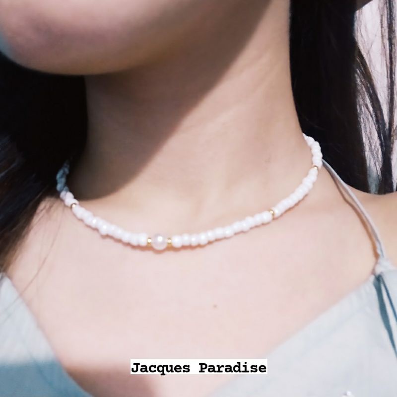 Necklace with pearl on sale in the middle