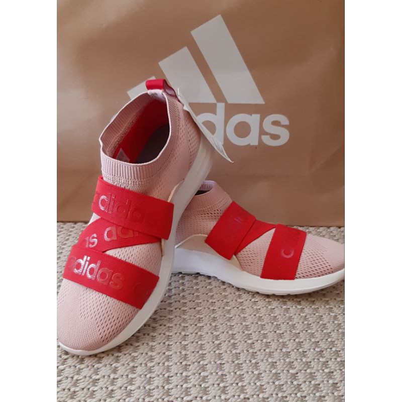 Adidas khoe sales