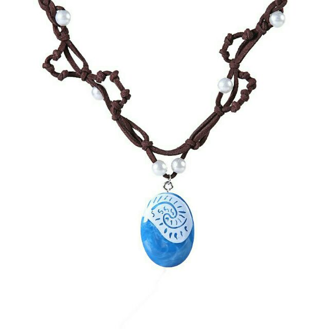 Heart of store te fiti necklace