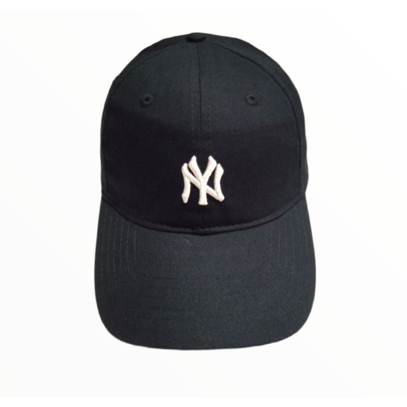 Black yankees hotsell dad hat